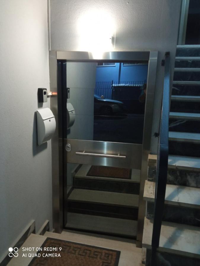 Patras' Hitech Apartment Exteriér fotografie