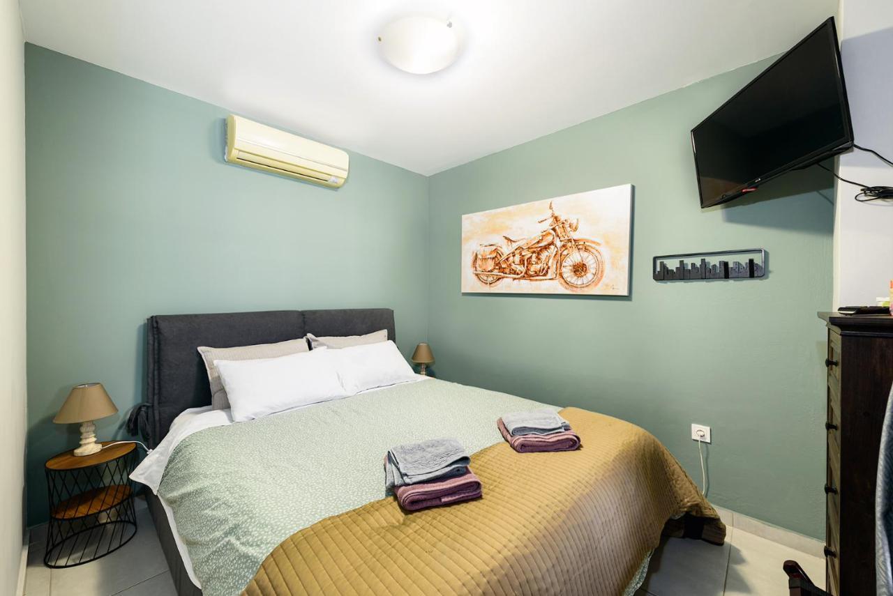 Patras' Hitech Apartment Exteriér fotografie